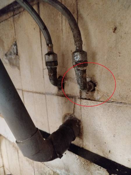 Expertise en recherche de fuite dans une maison individuelle suite à un dégât des eaux par test de pression à Saint-Gély-du-Fesc proche de Saint Mathieu de tréviers