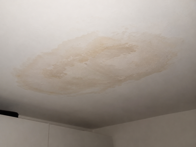 Traces d'infiltrations au plafond